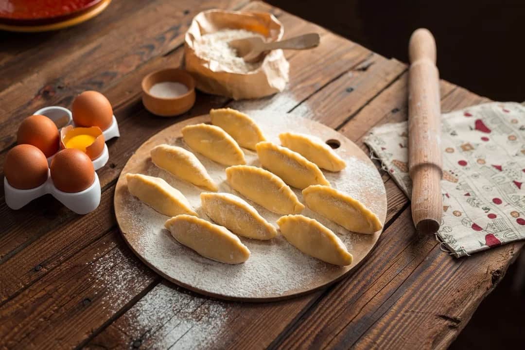 Pierogi w zamrażarce: Ile wytrzymają? Sekrety idealnego mrożenia