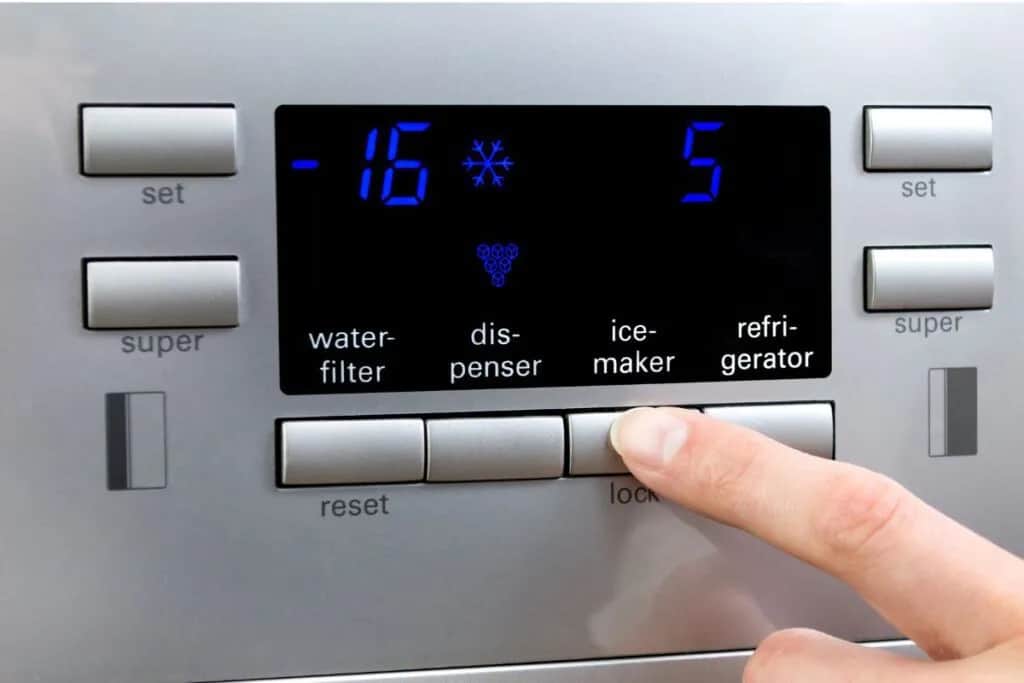 Kontrolki Whirlpool: Co sygnalizuje Twoja lodówka? Poradnik.